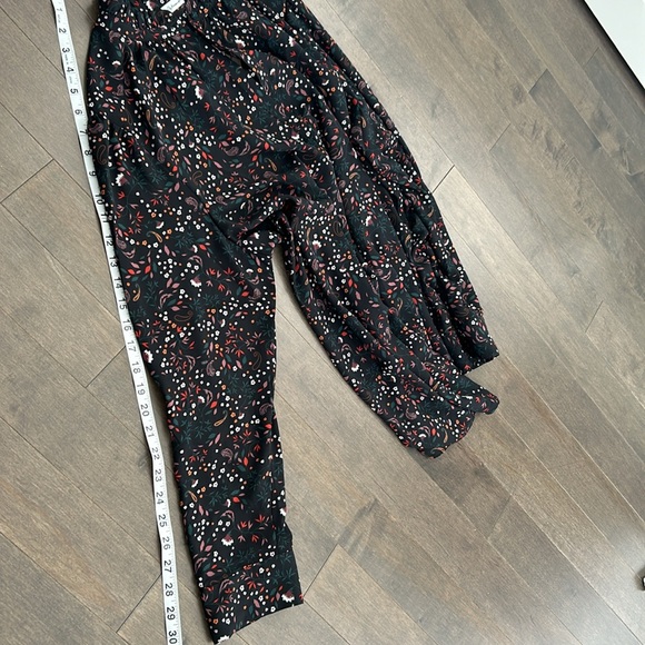 REITMANS Women’s Black Auburn Floral Tunic Blouse, Button Up V-Neck Dress Top - Picture 11 of 12